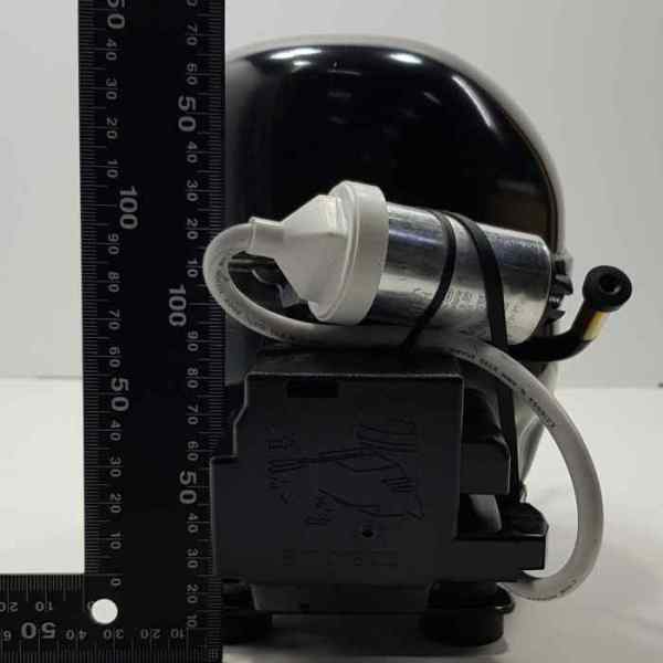 Компрессор Embraco EMX66CLC R-600 (183Вт/-23,3°С, 10,6cm3)
